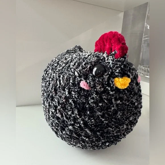 Handcrafted crochet chicken 🐔 - Picture 2 of 4